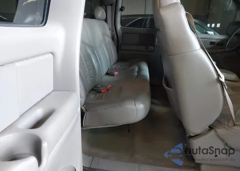 2001 Chevrolet Silverado 1500 Lt z USA, uszkodzony, nr VIN 2GCEK19T711151054